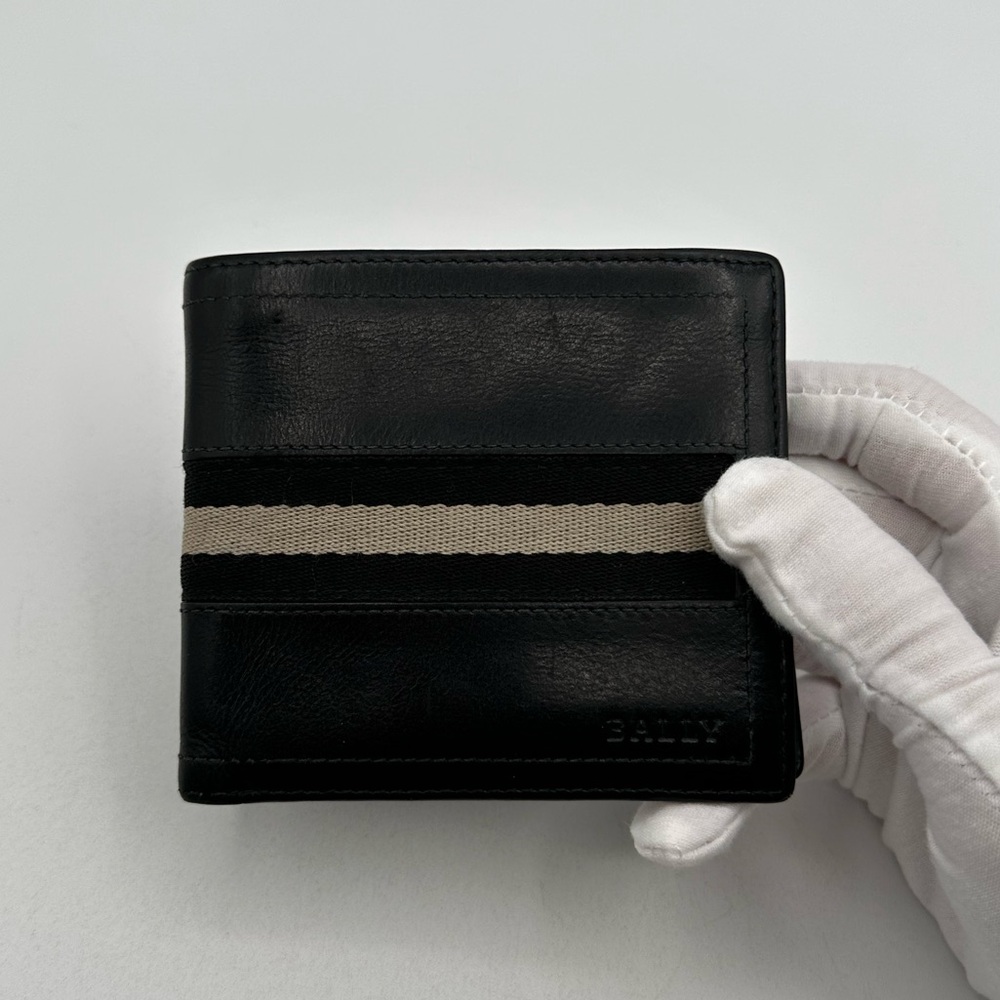 Bally bi fold Leather Wallet